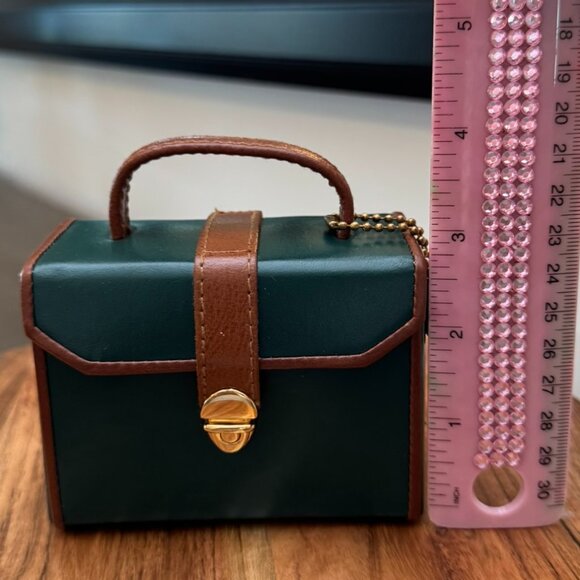 WOLF DESIGNS Green Leather Travel Jewelry Case — Vintage Compact Luxe - Picture 7 of 10